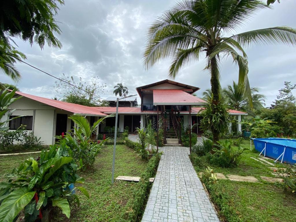 Chinitas Eco Lodge Tortuguero Exterior photo